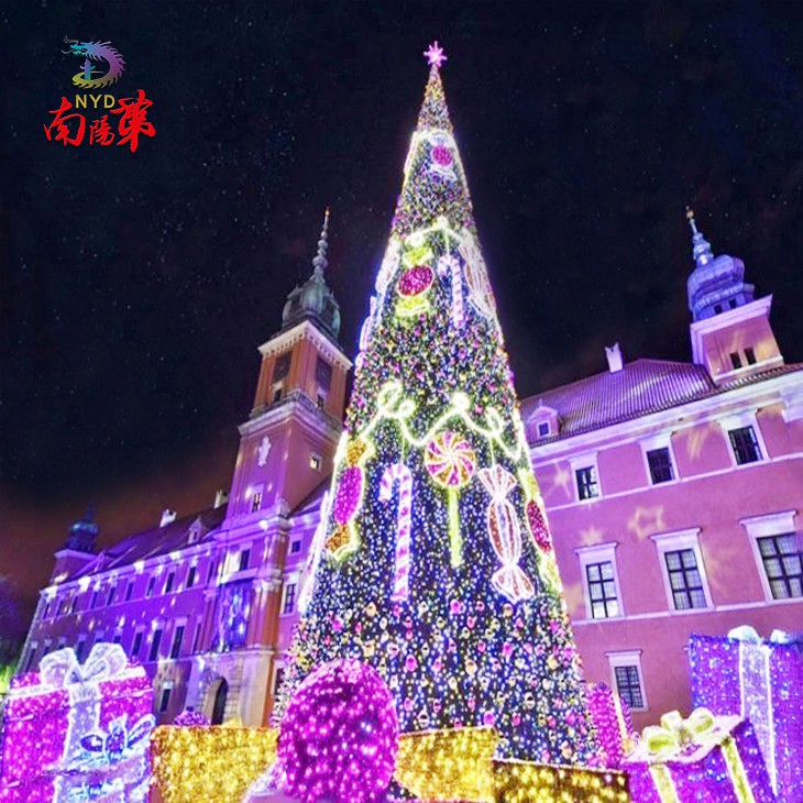 Large Outdoor Plaza Park Christmas Trees best