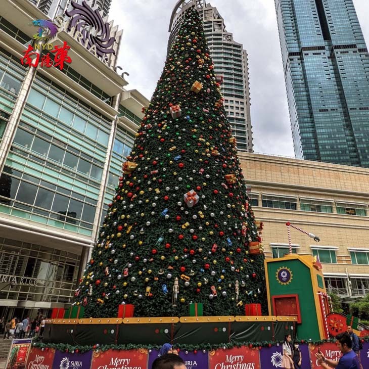 Giant Tower Christmas Trees for Shopping Mall