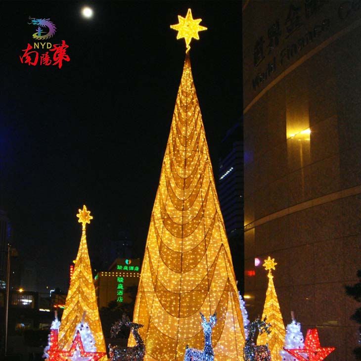 Large Outdoor LED Christmas Tree